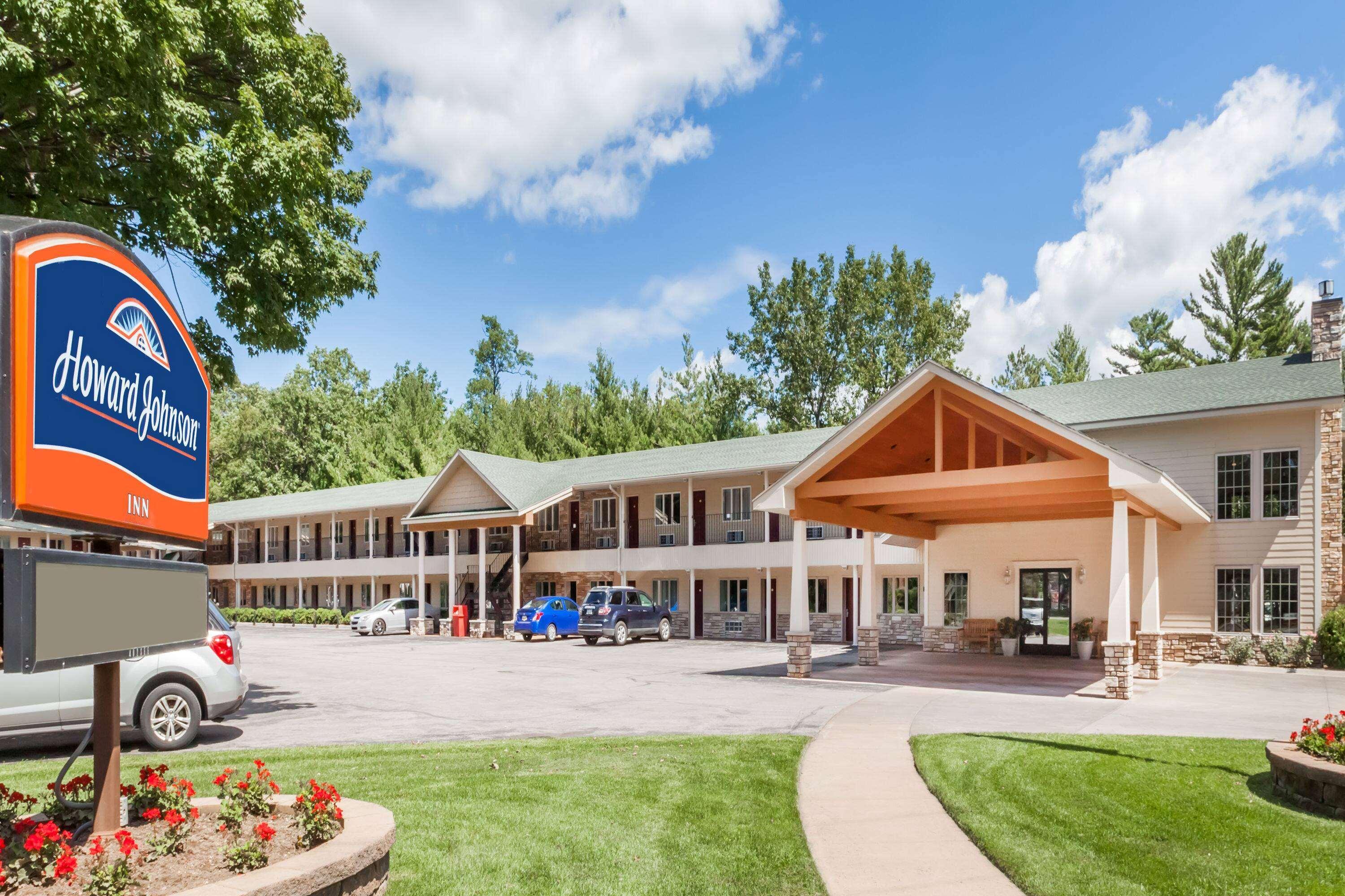 Howard Johnson By Wyndham Traverse City Eksteriør billede