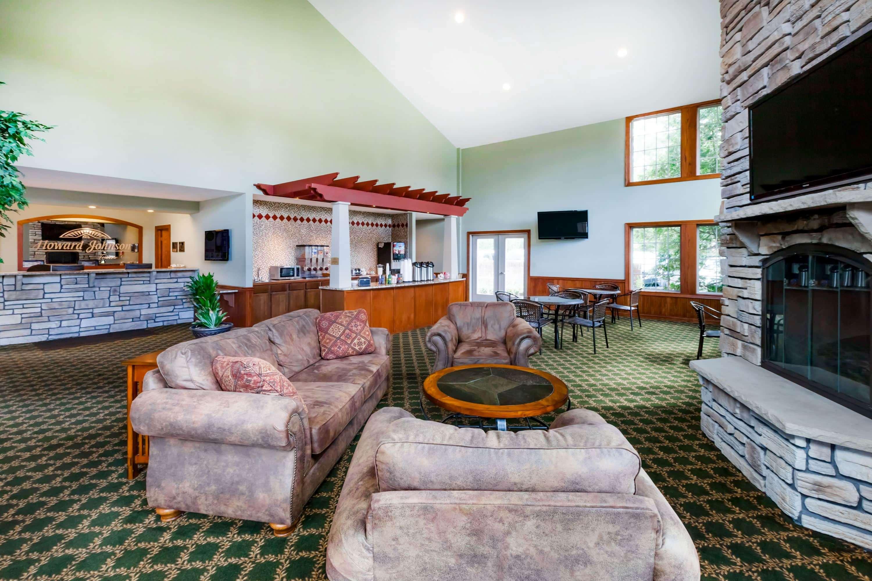 Howard Johnson By Wyndham Traverse City Eksteriør billede