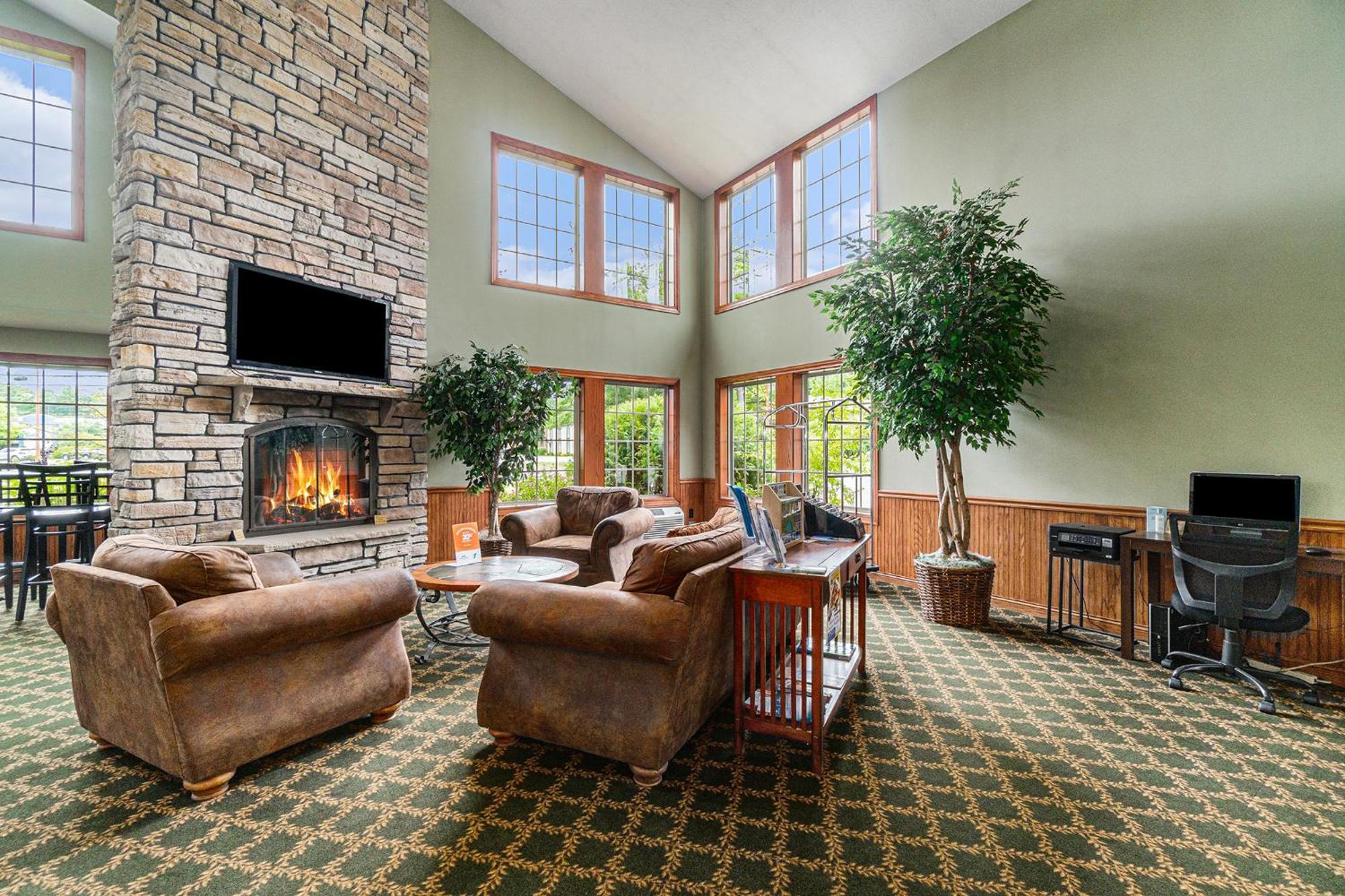 Howard Johnson By Wyndham Traverse City Eksteriør billede